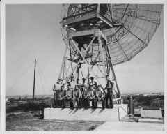 1963 JUN - Naval Radio Station Lewes DE - enlisted crew under satellite dish - Jun 1963.JPG (2072393 bytes)